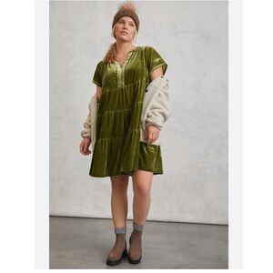 Maeve | 1X | Harper Green Velvet Tunic Dress